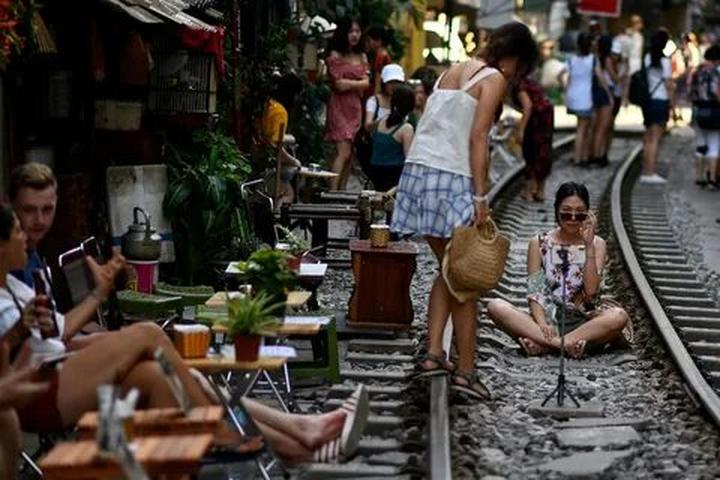 Hotspot Matrix: Biến Chụp ảnh xinh như “nàng thơ” thành cơ hội marketing đột phá_Sinh viên khởi nghiệp