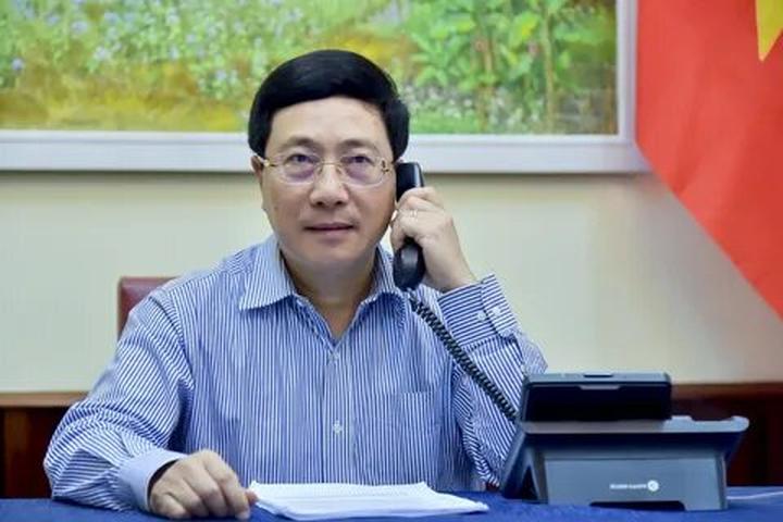 Hotspot Matrix: Biến 3 kiểu giày